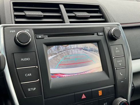 Used 2017 Toyota Camry SE image 21