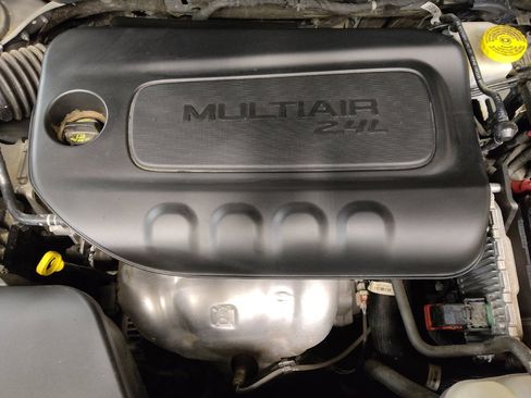 Used 2023 Jeep Cherokee Altitude Lux image 30