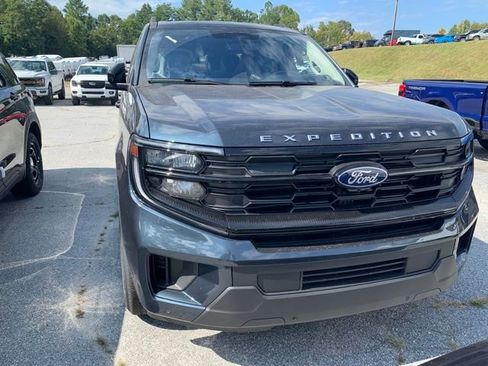 New 2025 Ford Expedition Active image 6