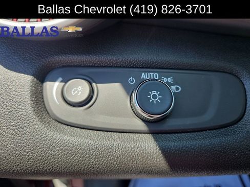 Certified 2024 Chevrolet Trax RS w/ Sunroof Package FWD image 18