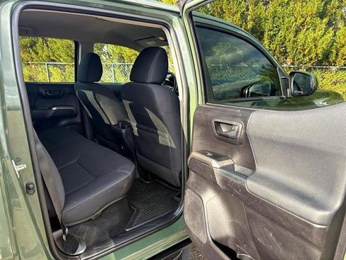 Used 2021 Toyota Tacoma SR5 w/ Trail Edition image 40