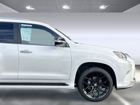 Used 2021 Lexus GX 460 Premium w/ Premium Package image 35