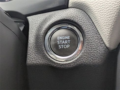 Used 2025 Toyota RAV4 XLE Premium image 33