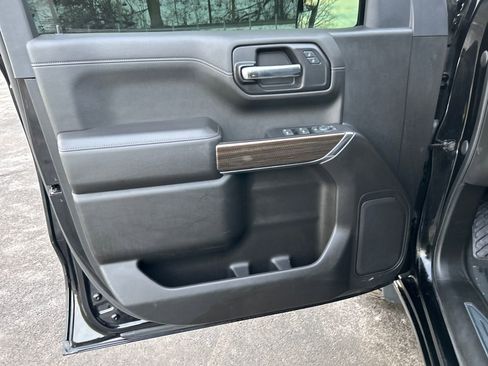 Used 2022 Chevrolet Silverado 1500 LT Trail Boss image 18