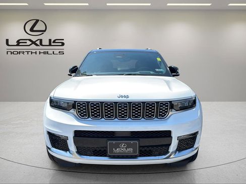 Used 2023 Jeep Grand Cherokee L Summit AWD/4WD image 2