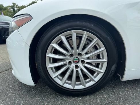 Used 2021 Alfa Romeo Giulia Sprint w/ Sun & Sound Package AWD/4WD image 27