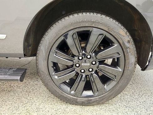 Used 2024 Lincoln Navigator Black Label AWD/4WD image 9