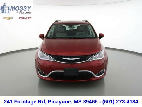 Used 2017 Chrysler Pacifica Touring-L image 4