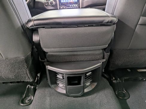 Used 2024 RAM 2500 Big Horn w/ Sport Appearance Package image 23