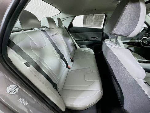 Used 2024 Hyundai Elantra Limited FWD image 11