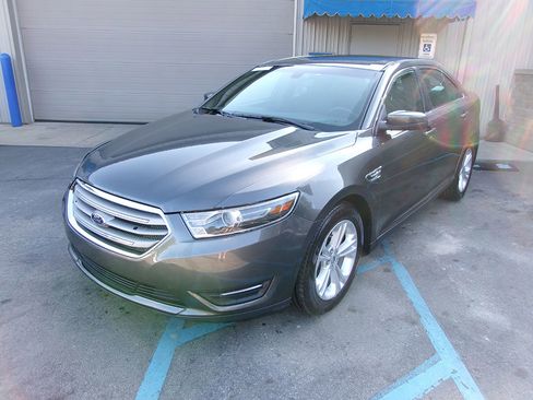 Used 2016 Ford Taurus SEL image 1