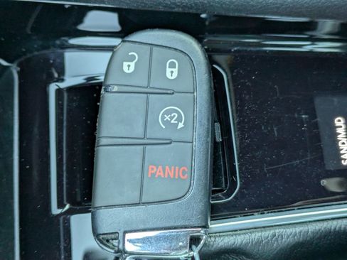 Used 2024 Jeep Compass Limited image 28