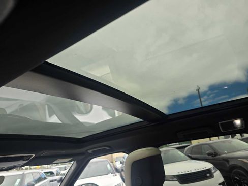 Used 2022 Land Rover Range Rover Sport HST AWD/4WD image 19