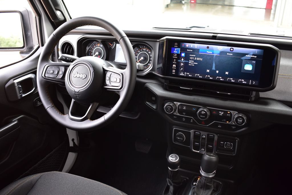 Used 2025 Jeep Gladiator Sport AWD/4WD image 28