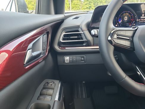 New 2026 Chevrolet Traverse RS w/ LPO, Floor Liner Package FWD image 16