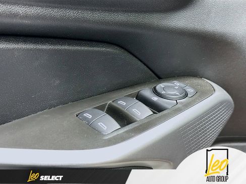 Used 2024 Chevrolet Trax LS w/ LS Convenience Package FWD image 17