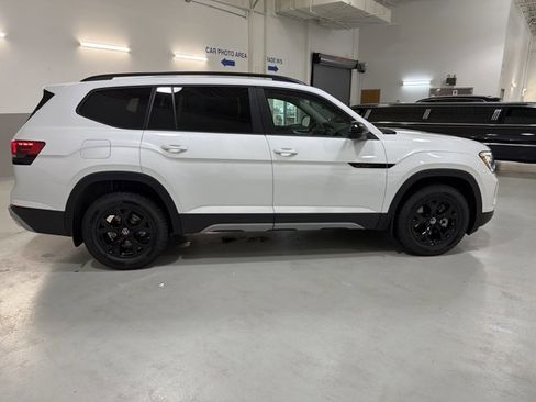 New 2026 Volkswagen Atlas Peak Edition AWD/4WD image 10