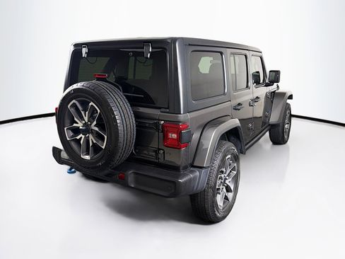 Used 2024 Jeep Wrangler Unlimited w/ Convenience Group AWD/4WD image 9