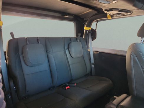 Used 2018 Jeep Wrangler Sport AWD/4WD image 18