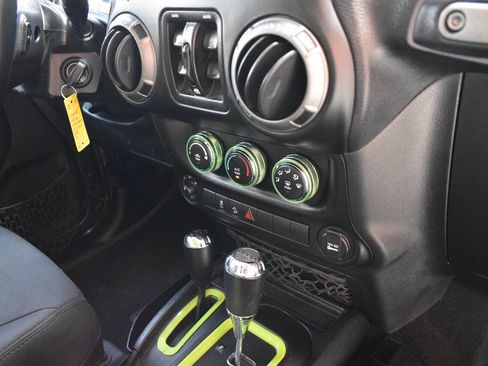 Used 2018 Jeep Wrangler Unlimited Sport S image 21