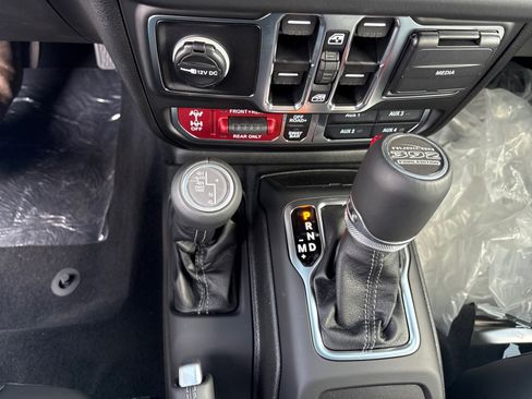 New 2025 Jeep Wrangler Unlimited Rubicon 392 image 29