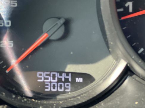 Used 2018 Porsche Macan BASE image 15