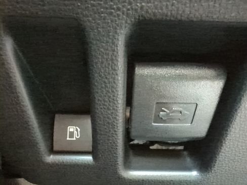 Certified 2026 Toyota RAV4 SE AWD/4WD image 36
