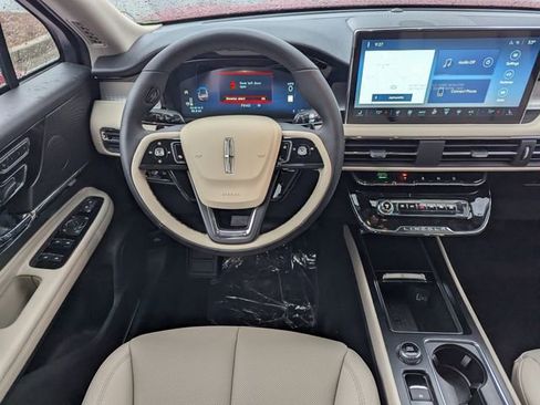 New 2026 Lincoln Corsair Premiere image 13