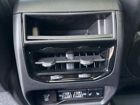 Used 2022 Jeep Grand Cherokee Limited 4xe image 30