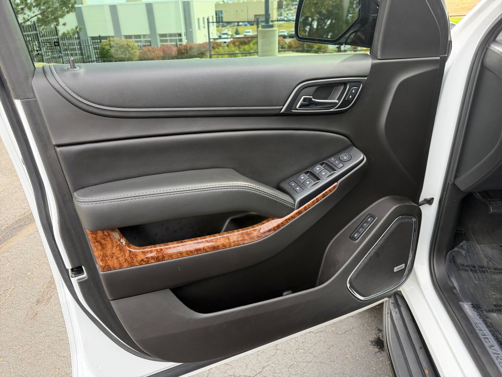 Used 2018 Chevrolet Tahoe Premier AWD/4WD image 13