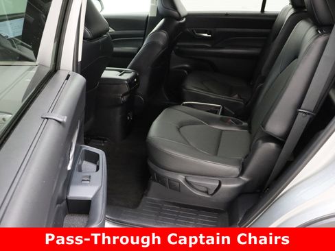 Certified 2025 Toyota Grand Highlander AWD image 29