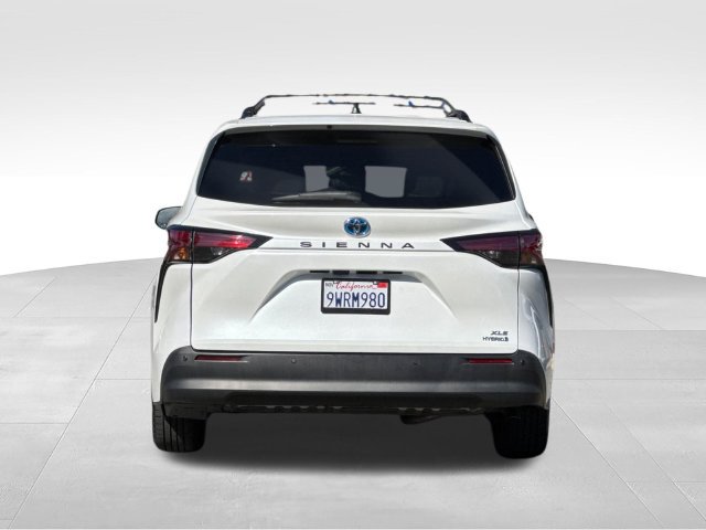 Used 2022 Toyota Sienna XLE w/ XLE Plus Package FWD image 5