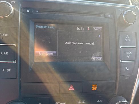 Used 2017 Toyota Camry SE FWD image 4