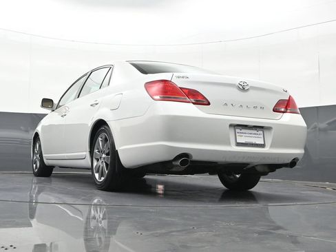 Used 2005 Toyota Avalon XLS FWD image 30
