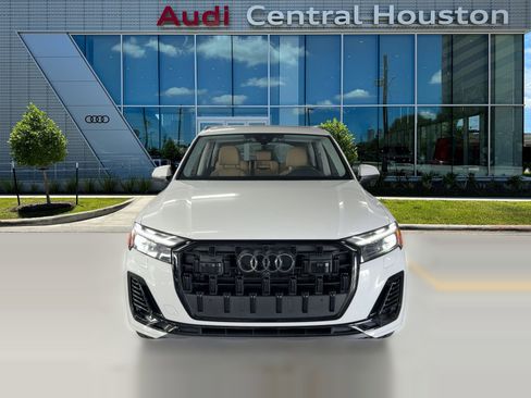 Used 2025 Audi Q7 2.0T Premium w/ Convenience Plus Package image 5