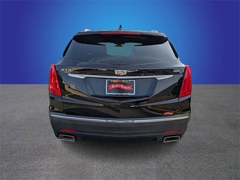 Used 2017 Cadillac XT5 FWD image 4
