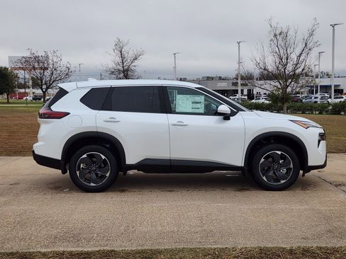 New 2026 Nissan Rogue SV image 7