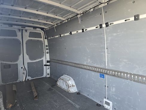 Used 2012 Mercedes-Benz Sprinter 2500 image 25
