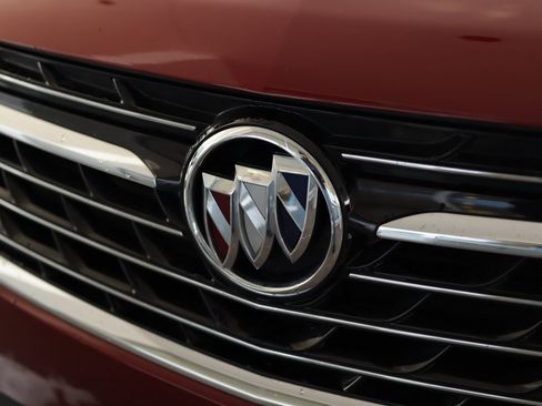 Used 2023 Buick Envision Essence image 32