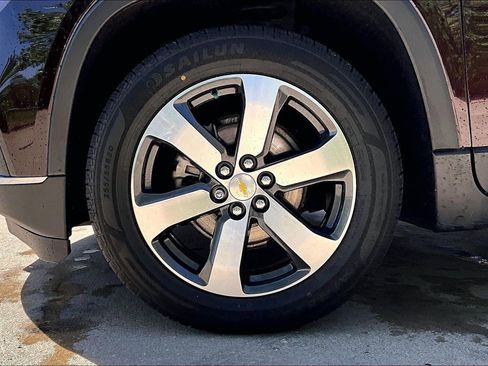 Used 2020 Chevrolet Traverse LT w/ LT Premium Package FWD image 8
