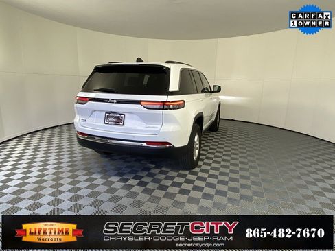 Used 2023 Jeep Grand Cherokee Laredo image 7