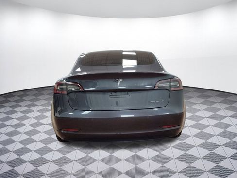 Used 2018 Tesla Model 3 Long Range image 9