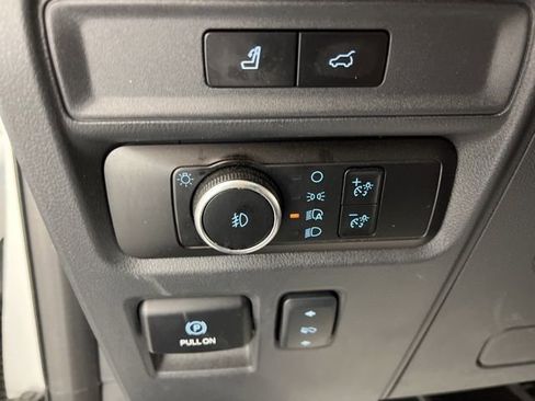 Used 2024 Ford Expedition Limited image 32