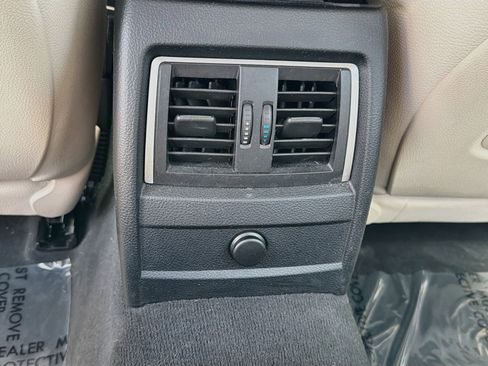 Used 2018 BMW 320i Sedan w/ Premium Package RWD image 19