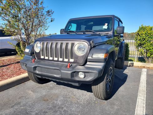 Used 2020 Jeep Wrangler Sport image 3