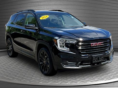 Used 2024 GMC Terrain SLE w/ Driver Convenience Package AWD/4WD image 1