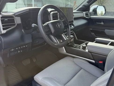 Used 2025 Toyota Tundra Limited AWD/4WD image 13