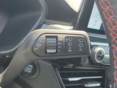 Used 2025 Ford Escape ST-Line Select AWD/4WD image 25