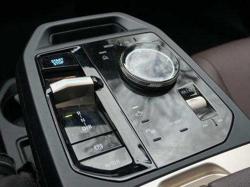 Used 2023 BMW iX xDrive50 w/ Sport Package image 26