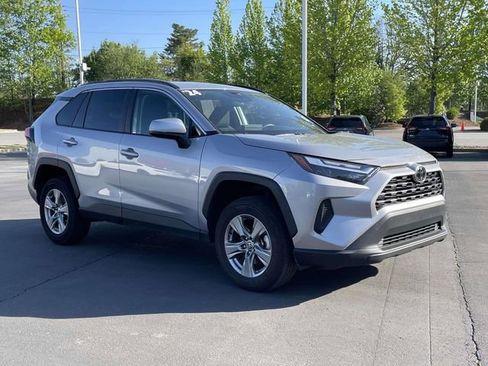 Used 2024 Toyota RAV4 XLE FWD image 7